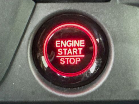 Used 2025 Honda Pilot Sport image 19