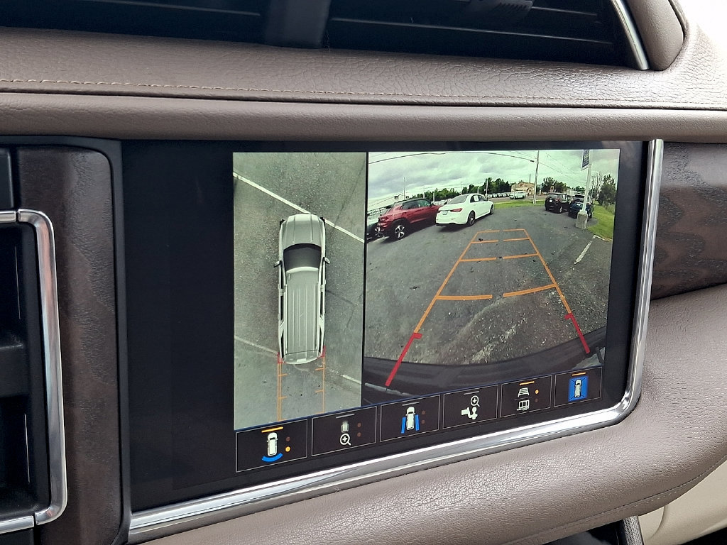 Used 2023 GMC Yukon Denali AWD/4WD image 21