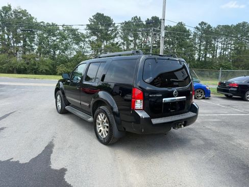 Used 2012 Nissan Pathfinder LE AWD/4WD image 3