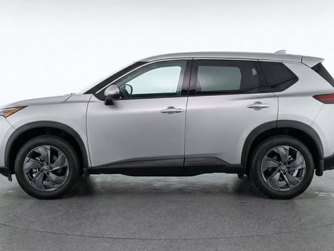 Used 2025 Nissan Rogue SV image 5