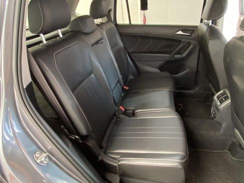 Used 2022 Volkswagen Tiguan SE image 12