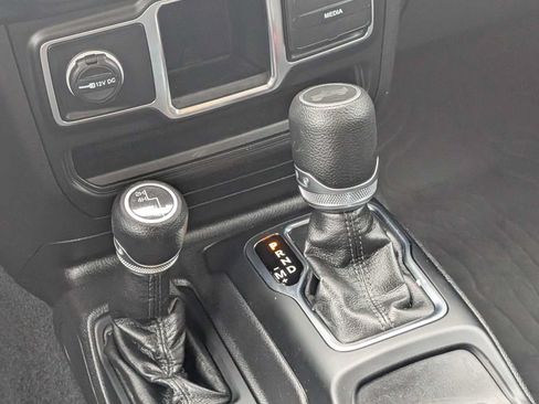 Used 2022 Jeep Wrangler Unlimited Sport w/ Xtreme Recon 35" Tire Package AWD/4WD image 25