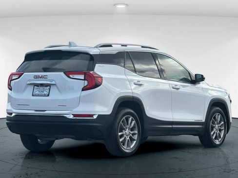 Used 2024 GMC Terrain SLT AWD/4WD image 2