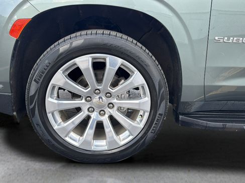 Used 2023 Chevrolet Suburban Premier w/ Advanced Technology Package RWD image 19