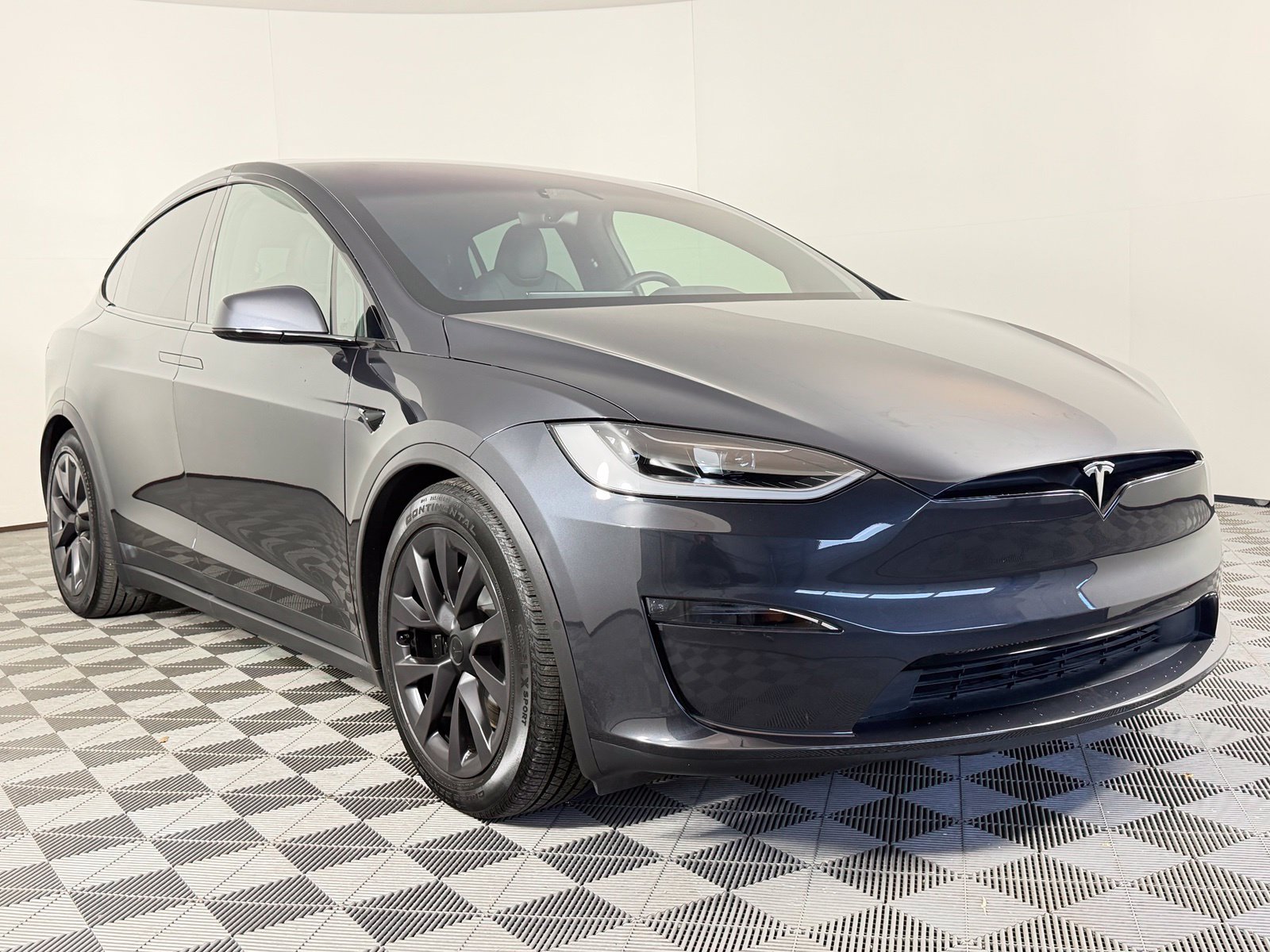 Used 2024 Tesla Model X AWD/4WD image 1