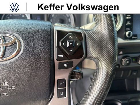 Used 2022 Toyota Tacoma SR5 RWD image 19