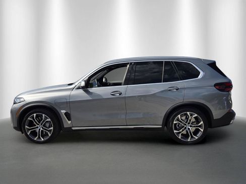 Used 2026 BMW X5 xDrive50e AWD/4WD image 3