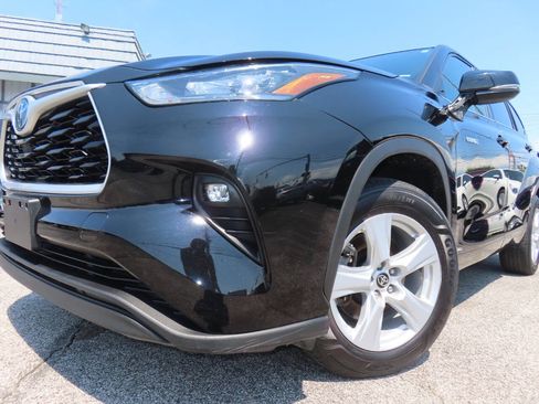 Used 2020 Toyota Highlander LE AWD/4WD image 31