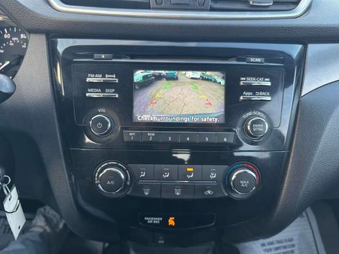 Used 2015 Nissan Rogue S image 17