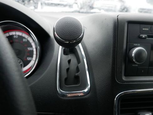 Used 2012 Dodge Grand Caravan SXT image 26