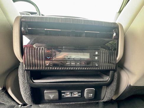 Used 2022 Jeep Wagoneer Series III image 35