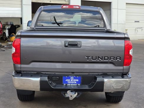 Used 2018 Toyota Tundra SR5 w/ SR5 Upgrade Package RWD image 8