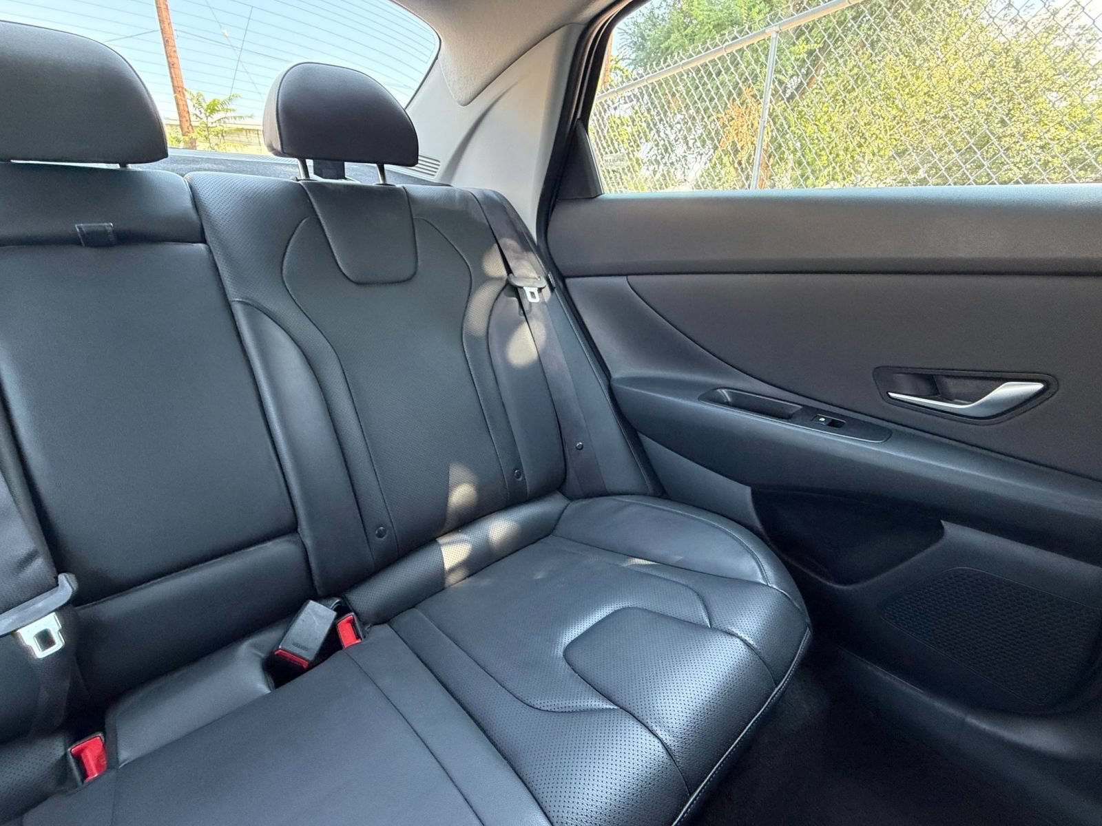 Used 2025 Hyundai Elantra Limited FWD image 37