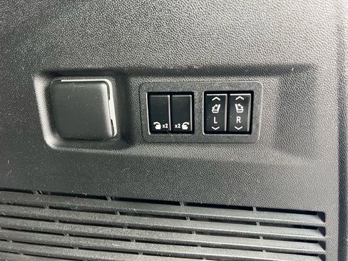 Used 2022 Chevrolet Tahoe Z71 w/ Luxury Package image 28