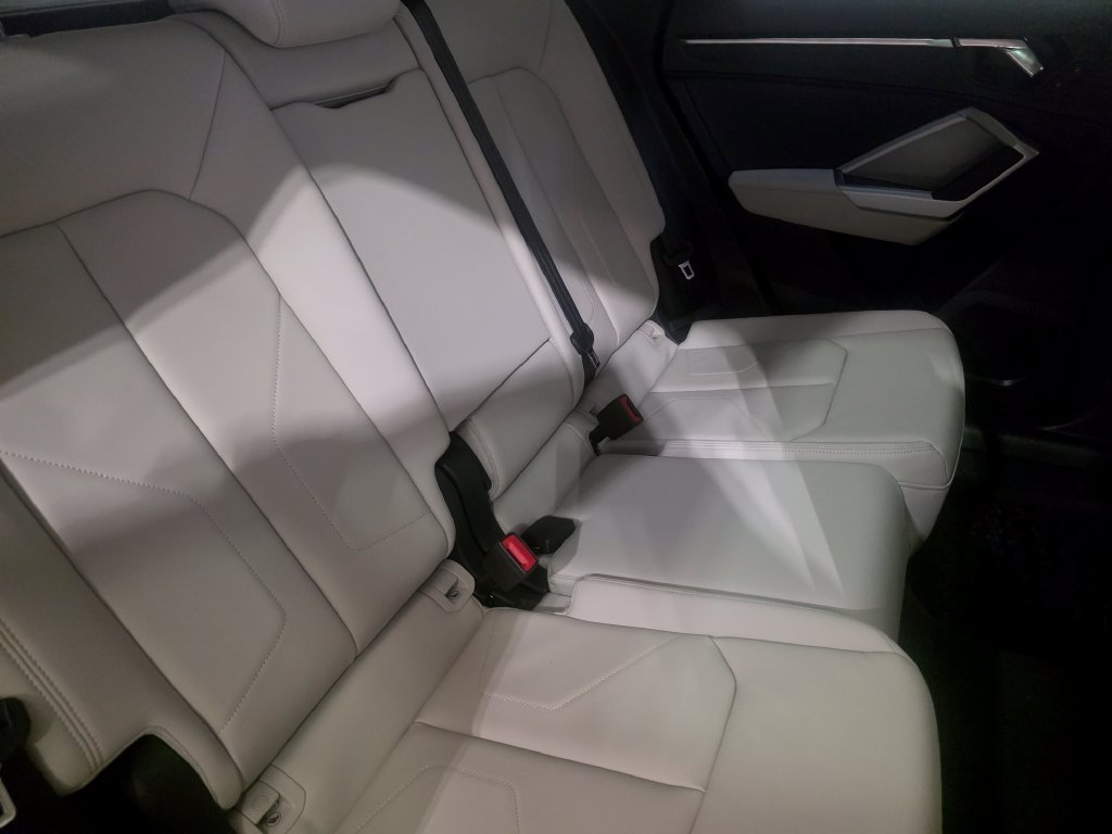 Certified 2025 Audi Q3 2.0T Premium w/ Convenience Package AWD/4WD image 11