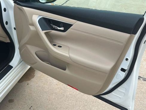 Used 2015 Nissan Altima 2.5 SV w/ Convenience Package FWD image 41
