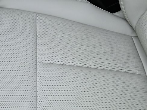 New 2026 Cadillac Vistiq Luxury image 25