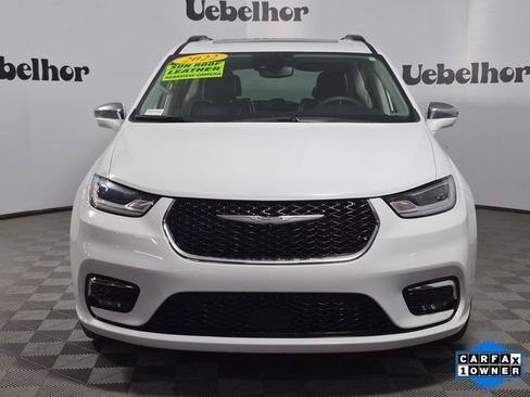 Used 2022 Chrysler Pacifica Limited image 2