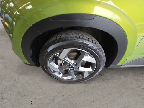 Used 2021 Hyundai Venue SEL w/ Cargo Package FWD image 9