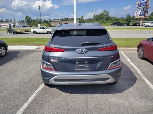 Used 2022 Hyundai Kona Limited w/ Cargo Package FWD image 3