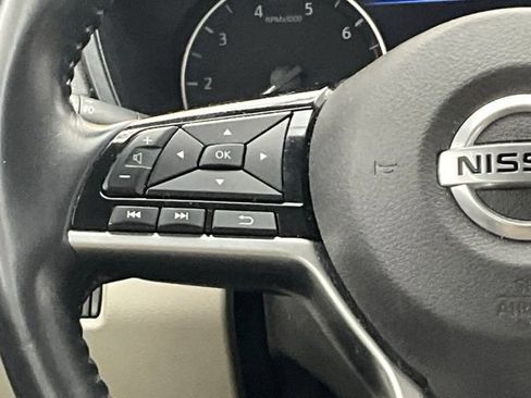 Used 2019 Nissan Altima 2.5 SV FWD image 14