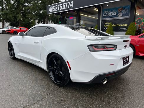 Used 2018 Chevrolet Camaro SS image 4