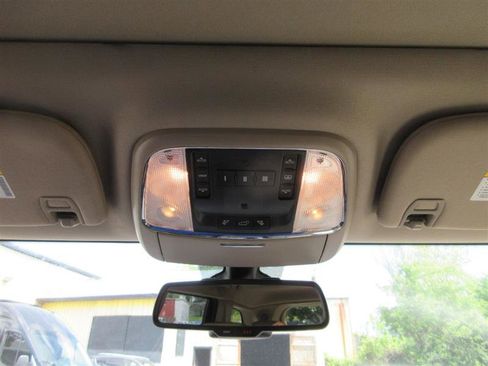 Used 2015 Jeep Grand Cherokee Overland AWD/4WD image 22