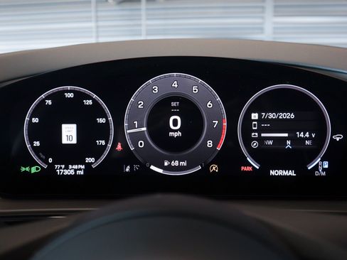 Certified 2025 Porsche Cayenne GTS AWD/4WD image 17