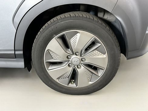 Used 2021 Hyundai Kona Ultimate w/ Cargo Package FWD image 11