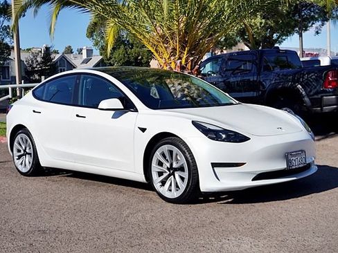 Used 2023 Tesla Model 3 Standard Range RWD image 2