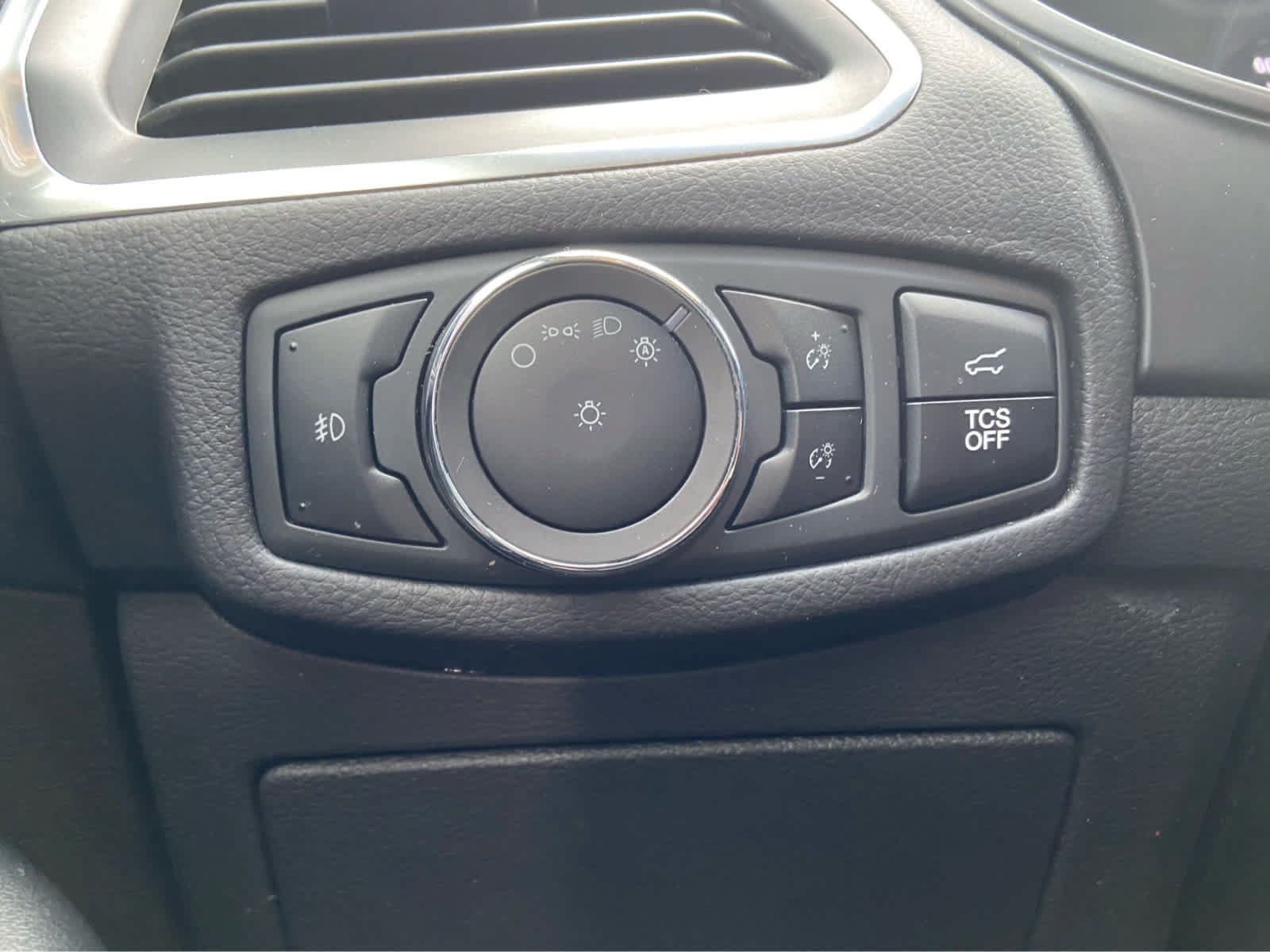Used 2024 Ford Edge Titanium w/ Equipment Group 301A AWD/4WD image 23