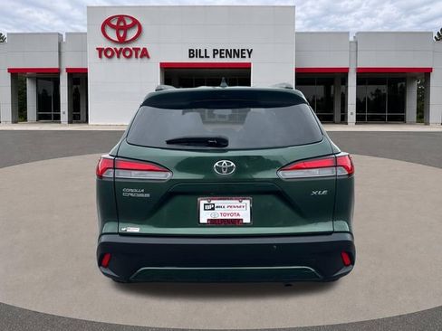 Used 2023 Toyota Corolla Cross XLE w/ Convenience Package FWD image 4