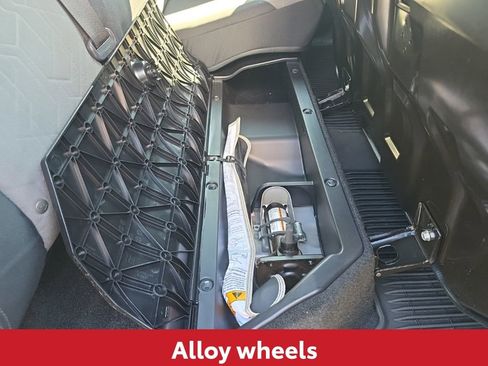 Used 2021 Toyota Tacoma TRD Sport image 17