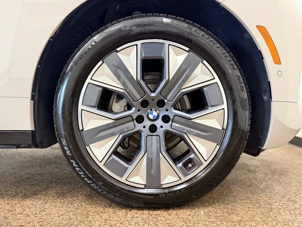 Used 2026 BMW iX xDrive45 AWD/4WD image 25