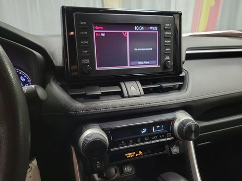 Used 2019 Toyota RAV4 LE w/ Carpet Mat Package AWD/4WD image 14