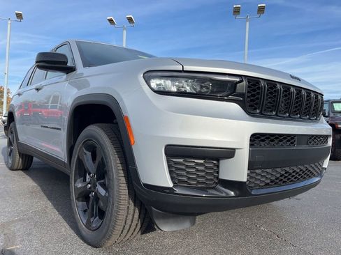 New 2025 Jeep Grand Cherokee L Altitude image 48