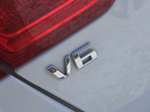 Used 2019 Chevrolet Impala LS FWD image 12