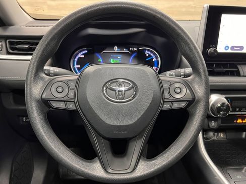 Used 2025 Toyota RAV4 XLE image 8