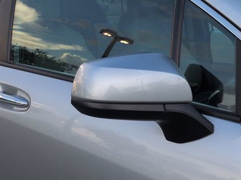 Used 2025 Toyota Sienna XLE FWD image 12
