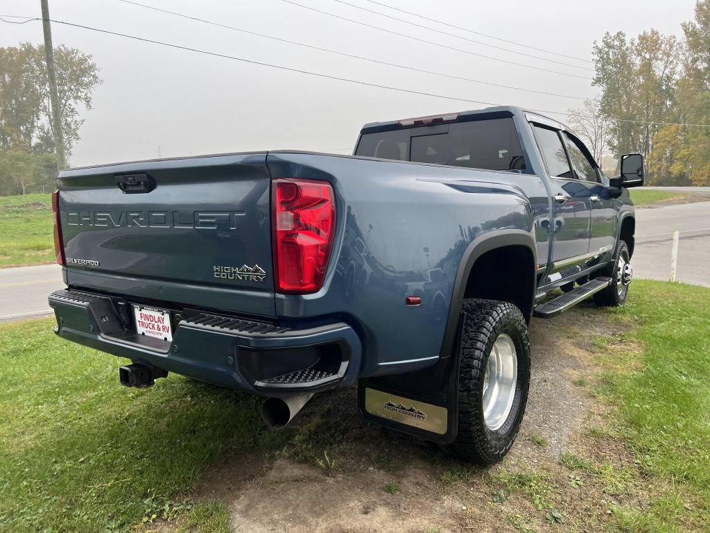 Used 2024 Chevrolet Silverado 3500 High Country w/ High Country Premium Package AWD/4WD image 15