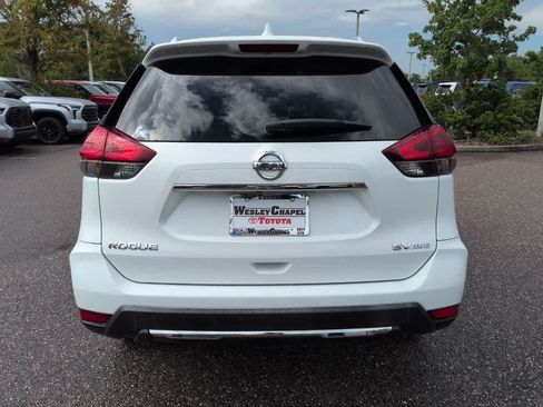 Used 2018 Nissan Rogue SV AWD/4WD image 5