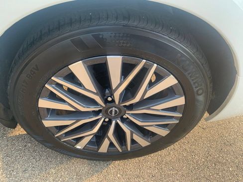Used 2025 Nissan Altima 2.5 SV FWD image 32
