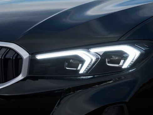 Used 2025 BMW 330i Sedan w/ Premium Package image 36