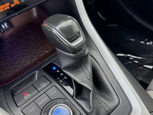 Certified 2019 Toyota RAV4 Limited w/ Cold Weather Package AWD/4WD image 17