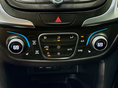 Used 2021 Chevrolet Equinox Premier w/ Redline Edition FWD image 17