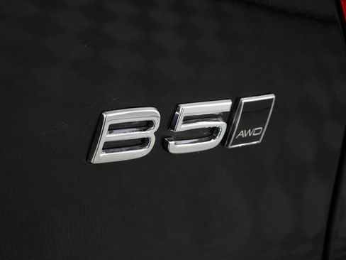 Certified 2025 Volvo XC40 B5 Plus image 20