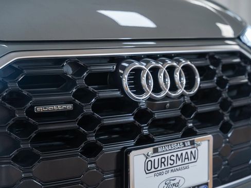 Used 2023 Audi Q5 2.0T Premium Plus w/ Premium Plus Package AWD/4WD image 11