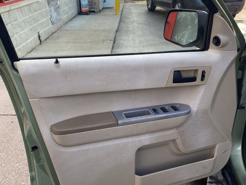 Used 2008 Ford Escape XLT image 18