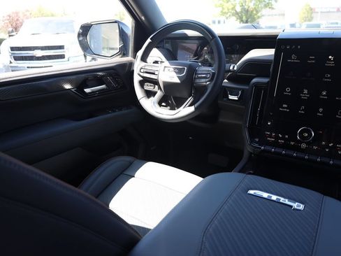 New 2026 GMC Yukon XL AT4 w/ AT4 Premium Plus Package AWD/4WD image 23