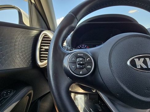 Used 2021 Kia Soul GT-Line FWD image 11